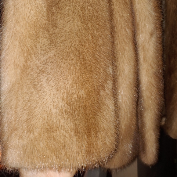 Macys Coat - Picture 5 of 8